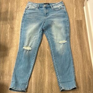 Judy Blue - Distressed Boyfriend Fit Jeans